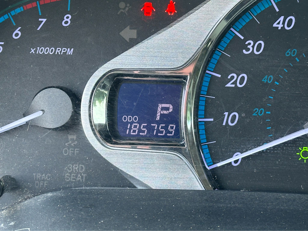 Thumbnail: 2012 Toyota Sienna - 23