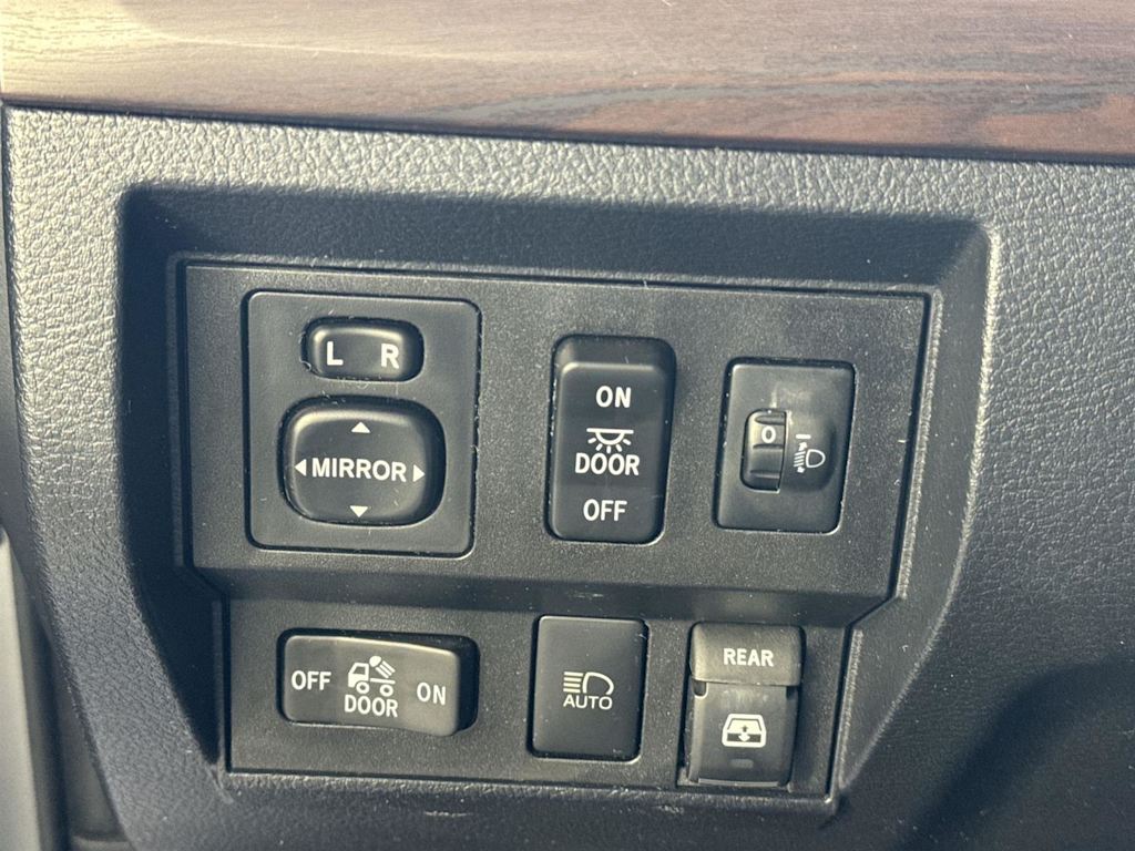 Thumbnail: 2019 Toyota Tundra - 24