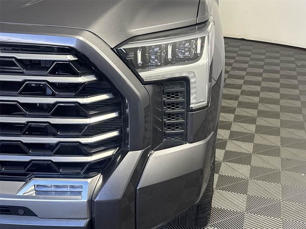 Thumbnail: 2024 Toyota Tundra - 18