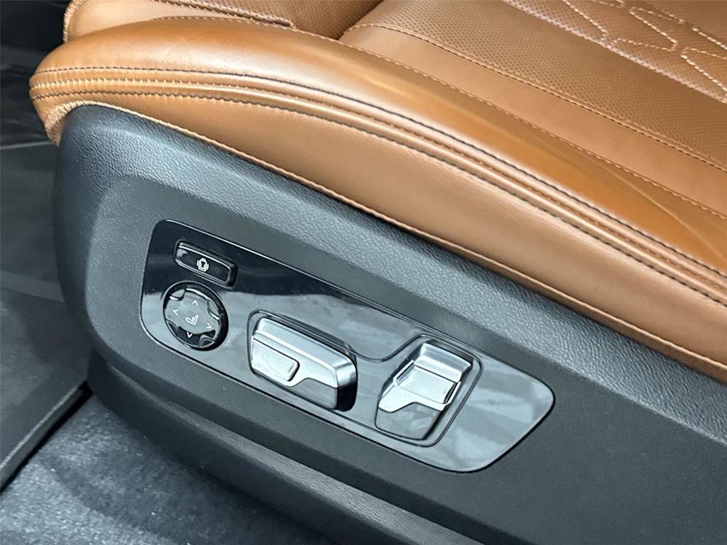 Thumbnail: 2022 BMW X6 - 18