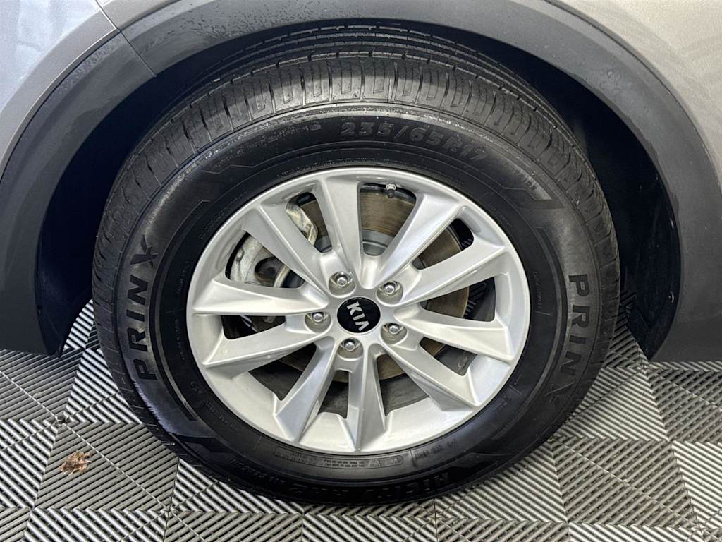 2019 Kia Sorento LX 7
