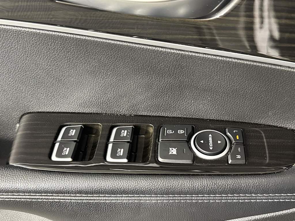 2019 Kia Sorento LX 25