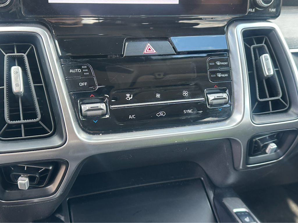 Thumbnail: 2023 Kia Sorento - 19