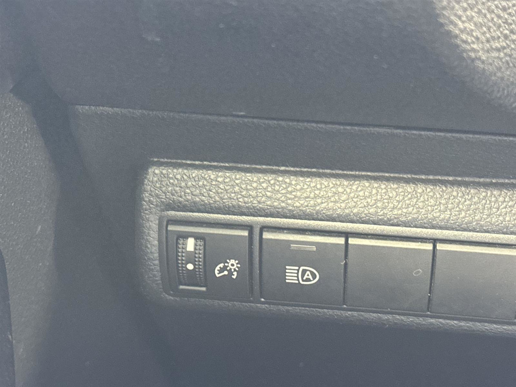 Thumbnail: 2021 Toyota Corolla - 24