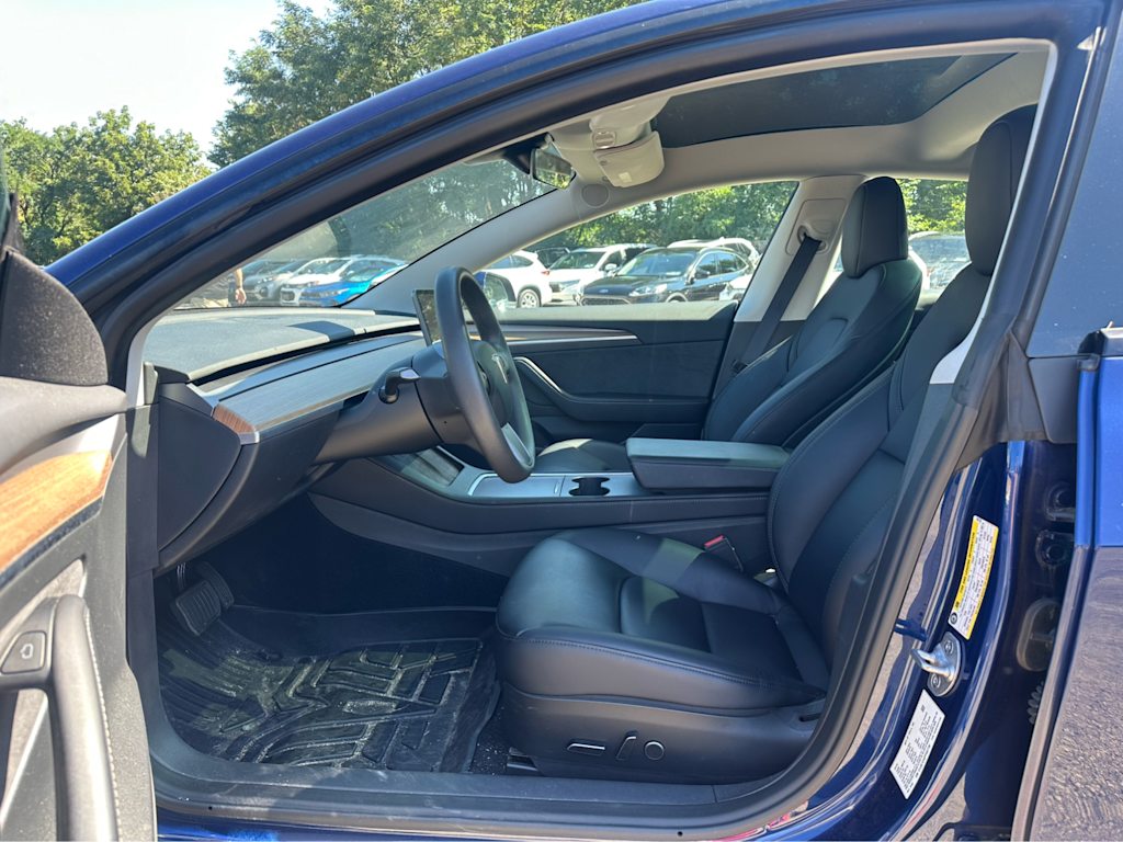 Thumbnail: 2023 Tesla Model 3 - 9