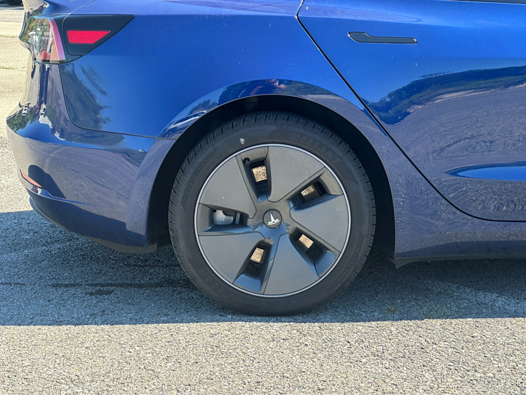Thumbnail: 2023 Tesla Model 3 - 7