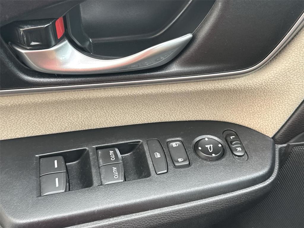 Thumbnail: 2018 Honda CR-V - 23
