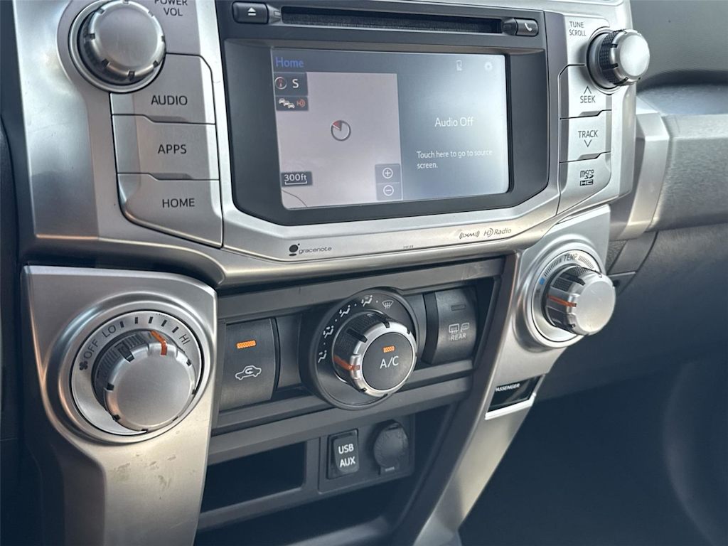 Thumbnail: 2016 Toyota 4Runner - 21