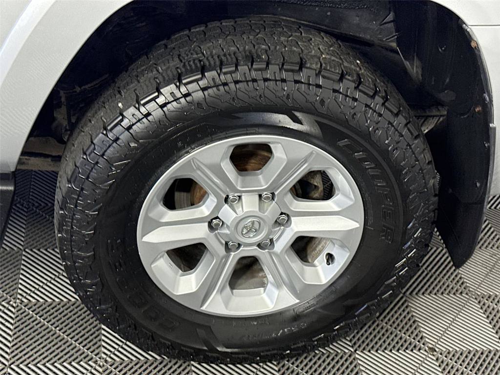 Thumbnail: 2016 Toyota 4Runner - 7