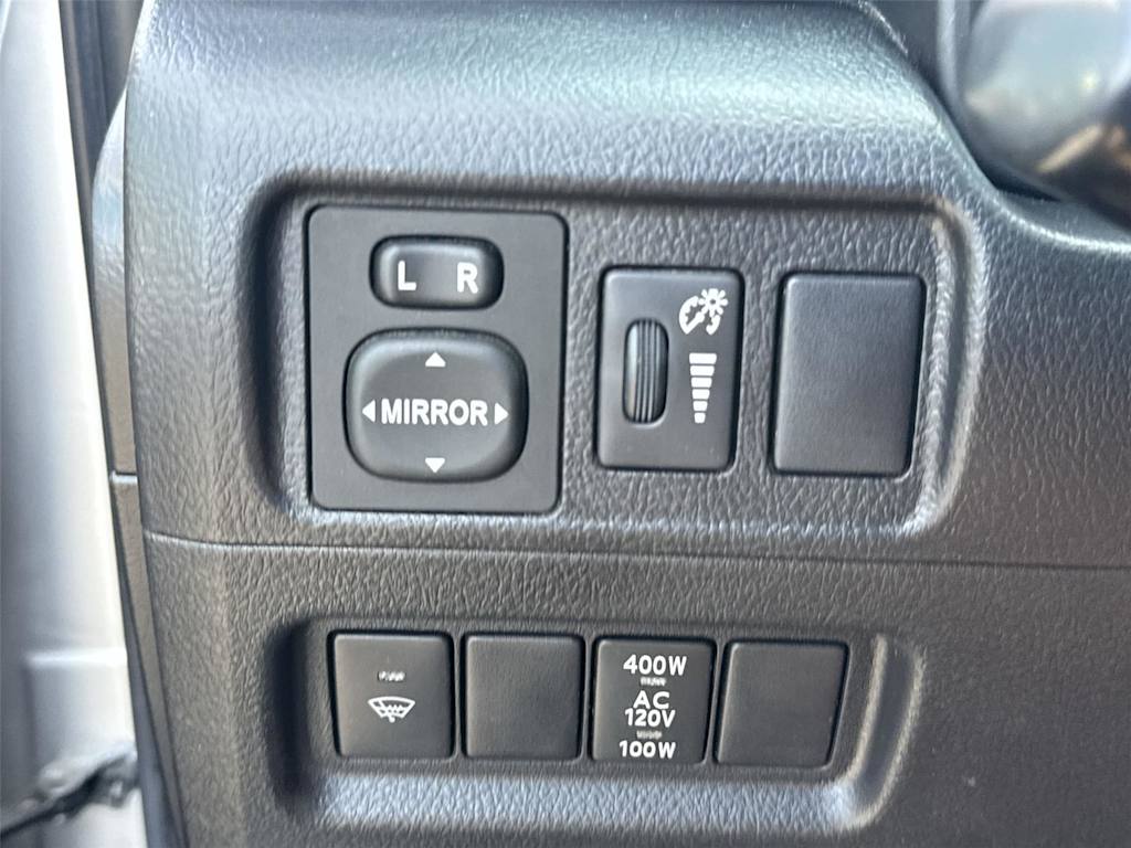 Thumbnail: 2016 Toyota 4Runner - 25