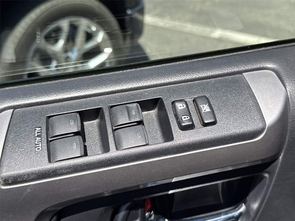 Thumbnail: 2016 Toyota 4Runner - 24