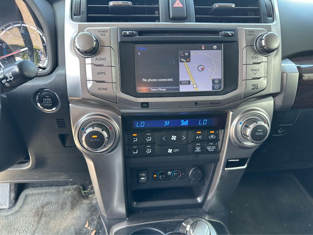 Thumbnail: 2014 Toyota 4Runner - 11