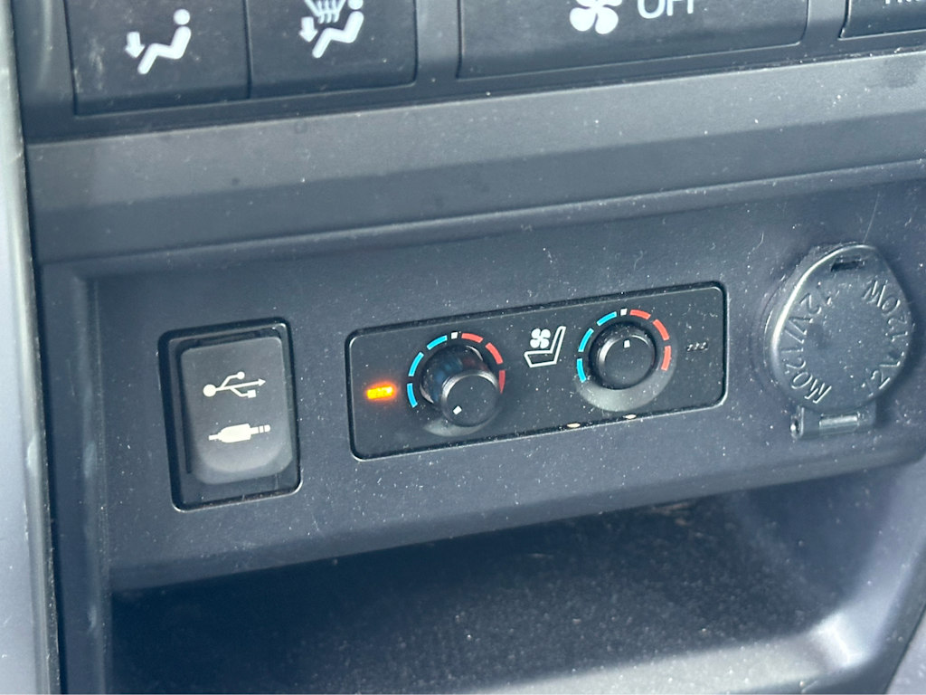 Thumbnail: 2014 Toyota 4Runner - 20