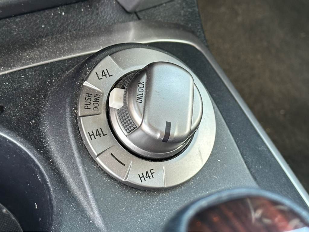 Thumbnail: 2014 Toyota 4Runner - 21