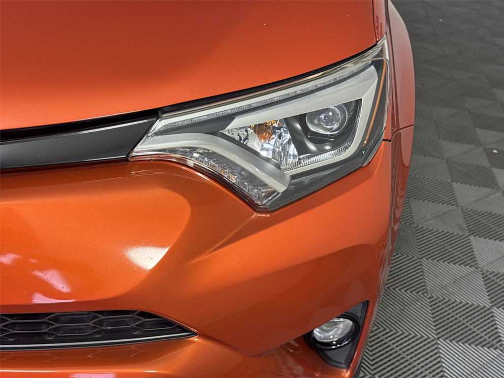 Thumbnail: 2016 Toyota RAV4 - 17