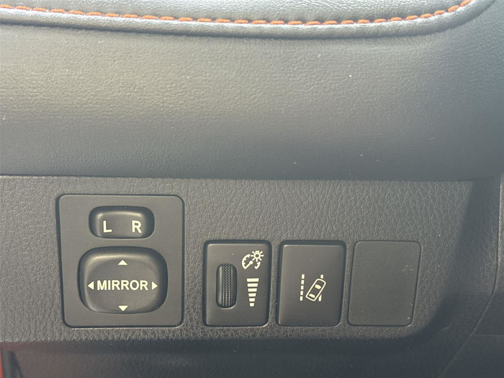 Thumbnail: 2016 Toyota RAV4 - 25