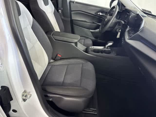 Thumbnail: 2024 Chevrolet Trax - 19