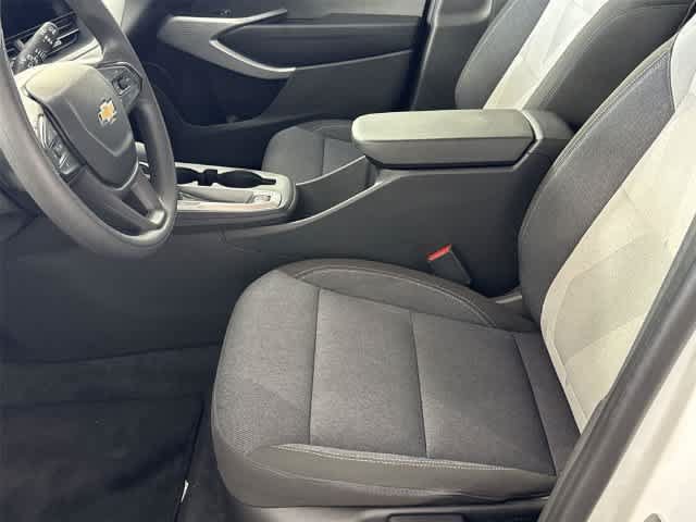 Thumbnail: 2024 Chevrolet Trax - 7
