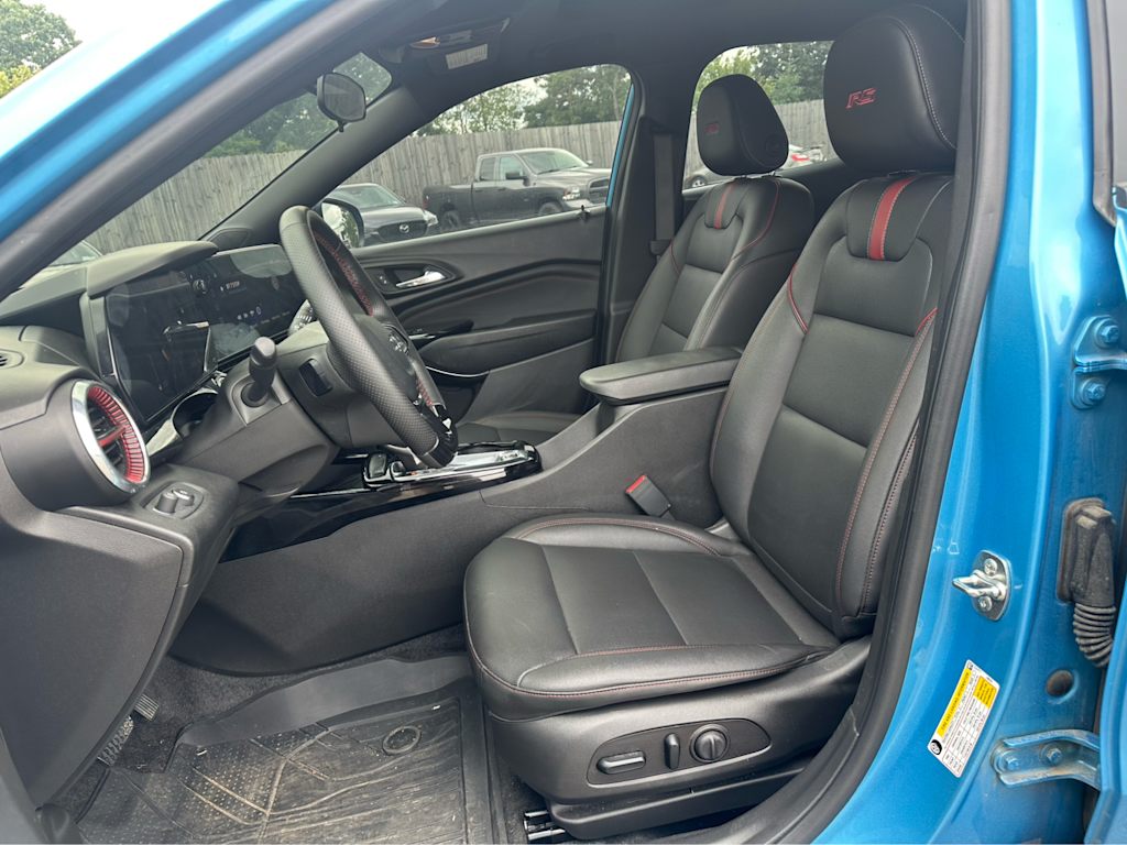 Thumbnail: 2025 Chevrolet Trax - 9