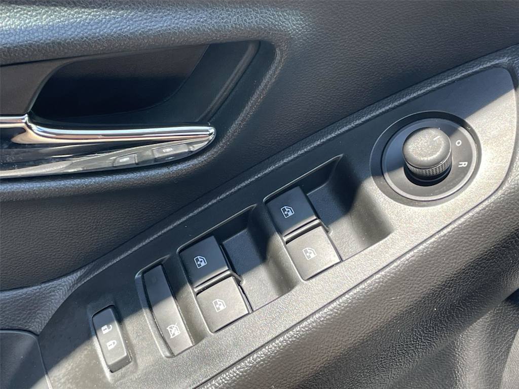 Thumbnail: 2020 Chevrolet Trax - 24