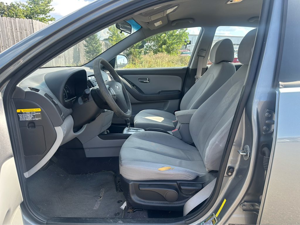 Thumbnail: 2010 Hyundai Elantra - 8