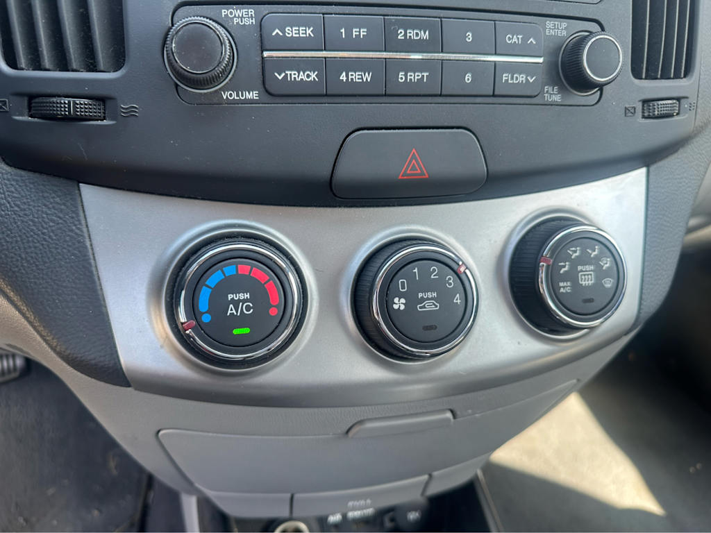 Thumbnail: 2010 Hyundai Elantra - 18
