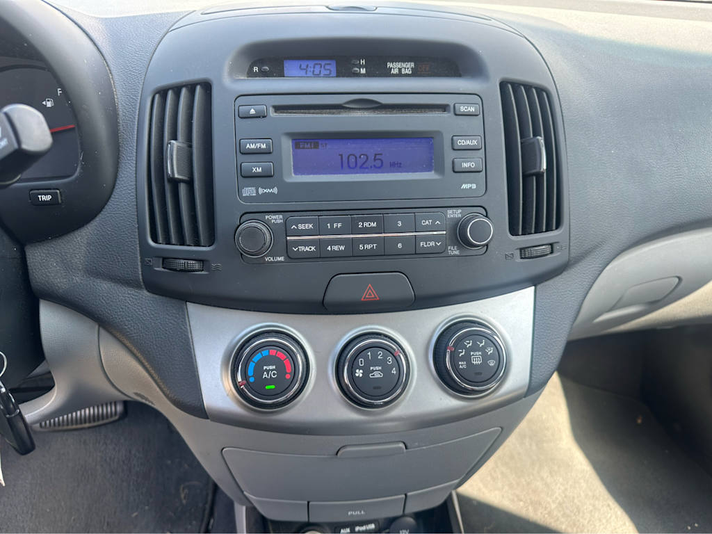 Thumbnail: 2010 Hyundai Elantra - 11