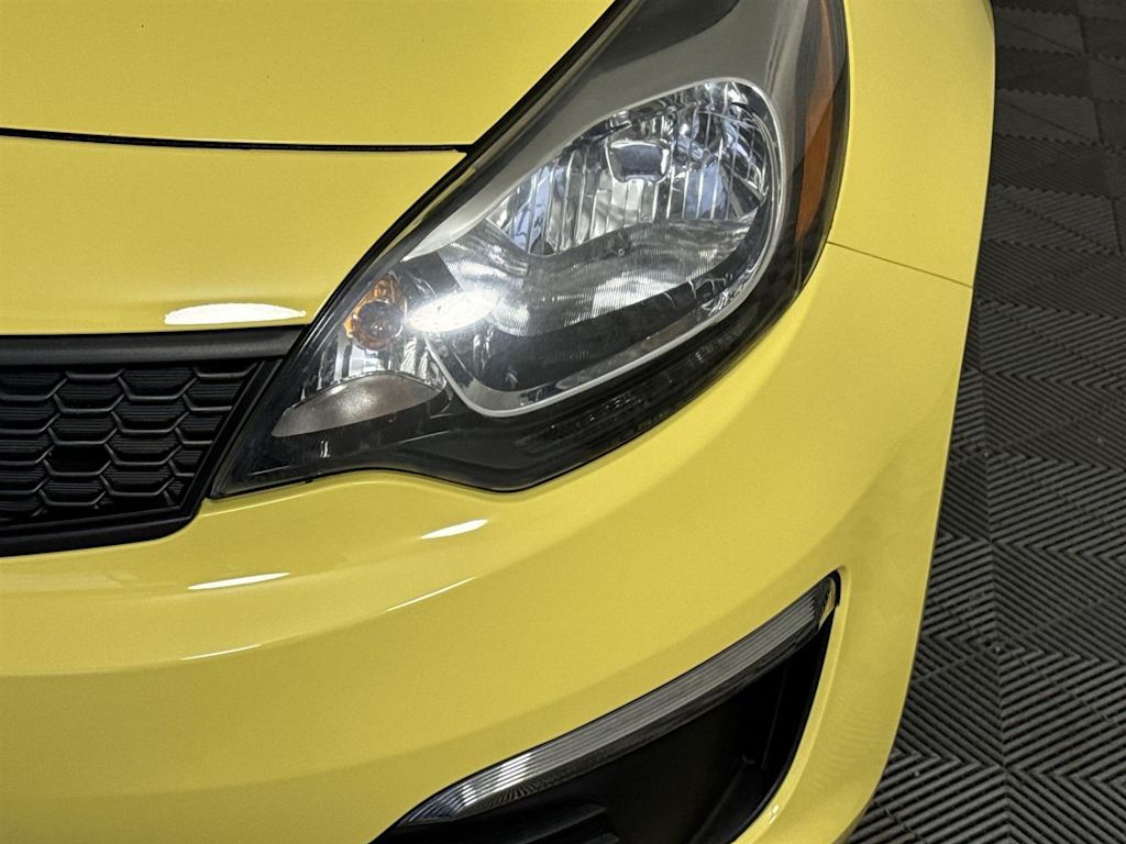 Thumbnail: 2016 Kia Rio - 17