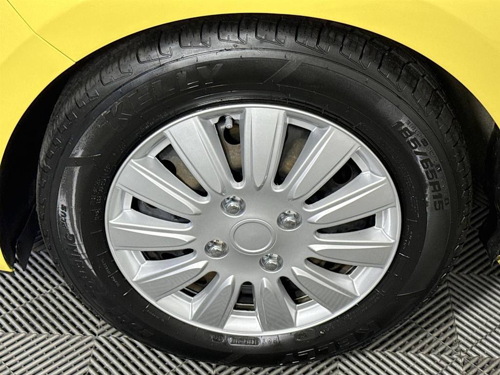 Thumbnail: 2016 Kia Rio - 6
