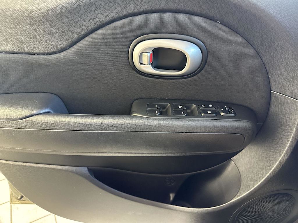 Thumbnail: 2016 Kia Soul - 21