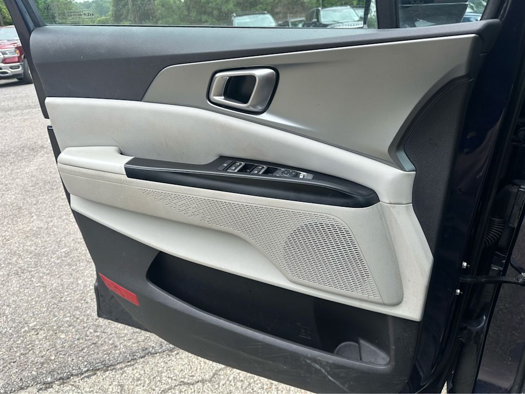 Thumbnail: 2022 Kia Carnival - 18
