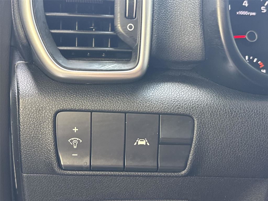 Thumbnail: 2020 Kia Sportage - 24