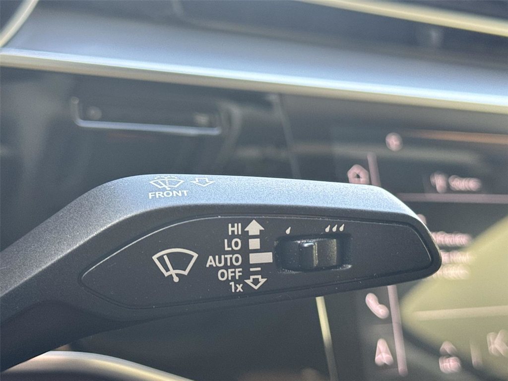 Thumbnail: 2020 Audi A8 - 27