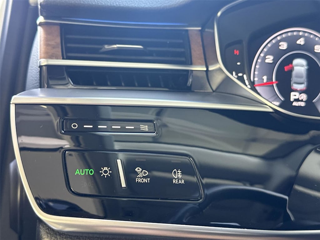 Thumbnail: 2020 Audi A8 - 23