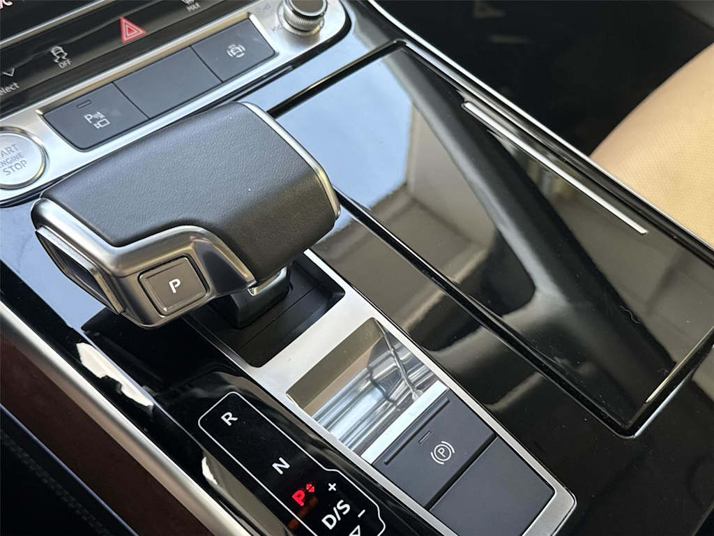 Thumbnail: 2020 Audi A8 - 9