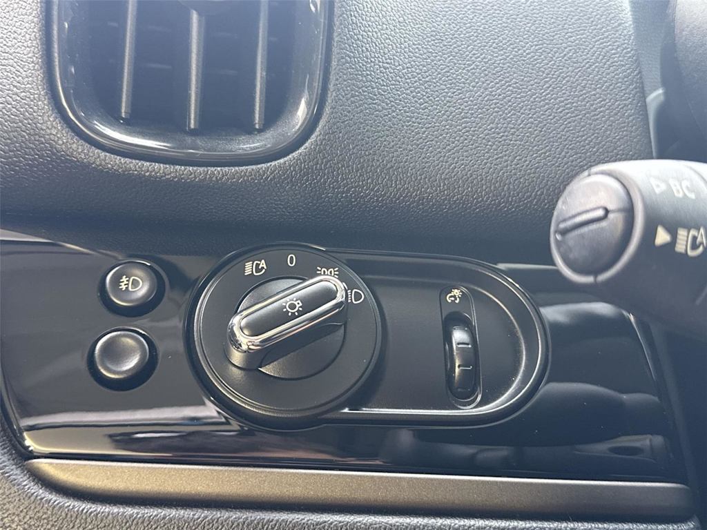 Thumbnail: 2021 MINI Cooper Countryman - 24