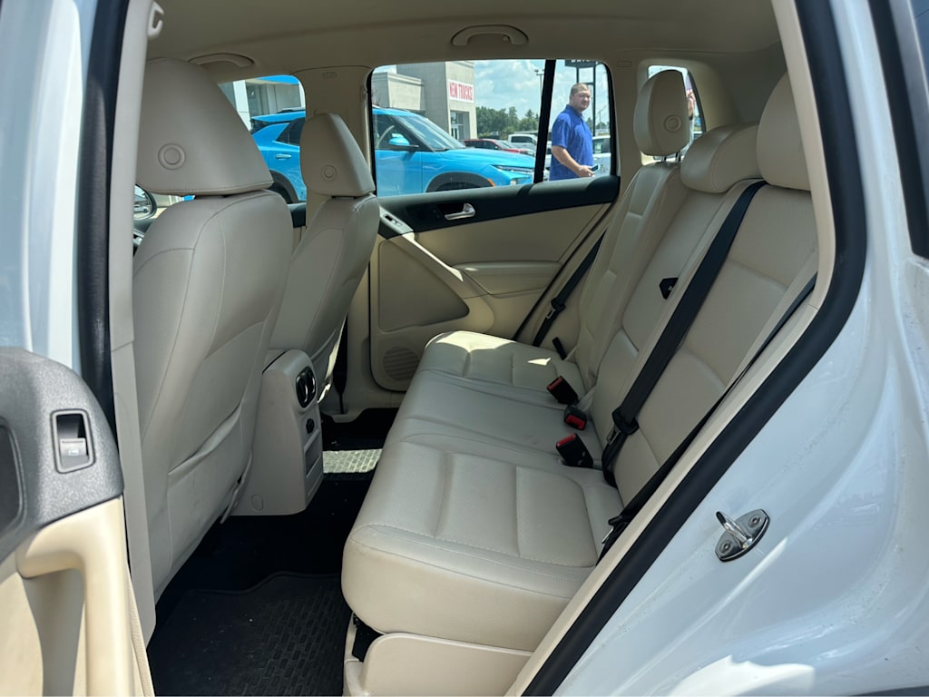 Thumbnail: 2017 Volkswagen Tiguan - 22