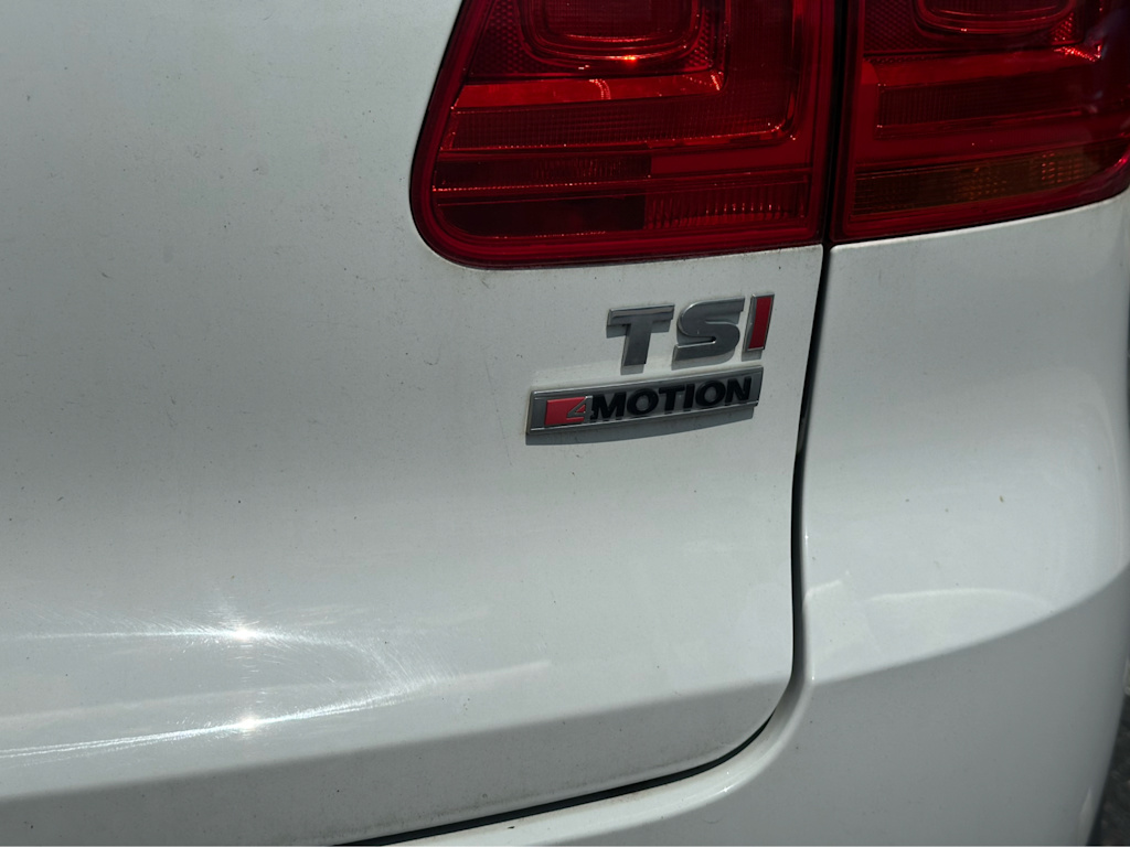Thumbnail: 2017 Volkswagen Tiguan - 7
