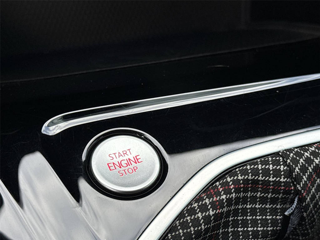 Thumbnail: 2023 Volkswagen Golf - 25
