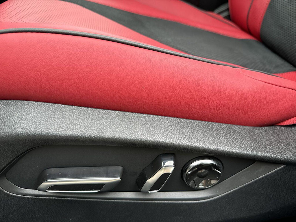 Thumbnail: 2025 Acura TLX - 21