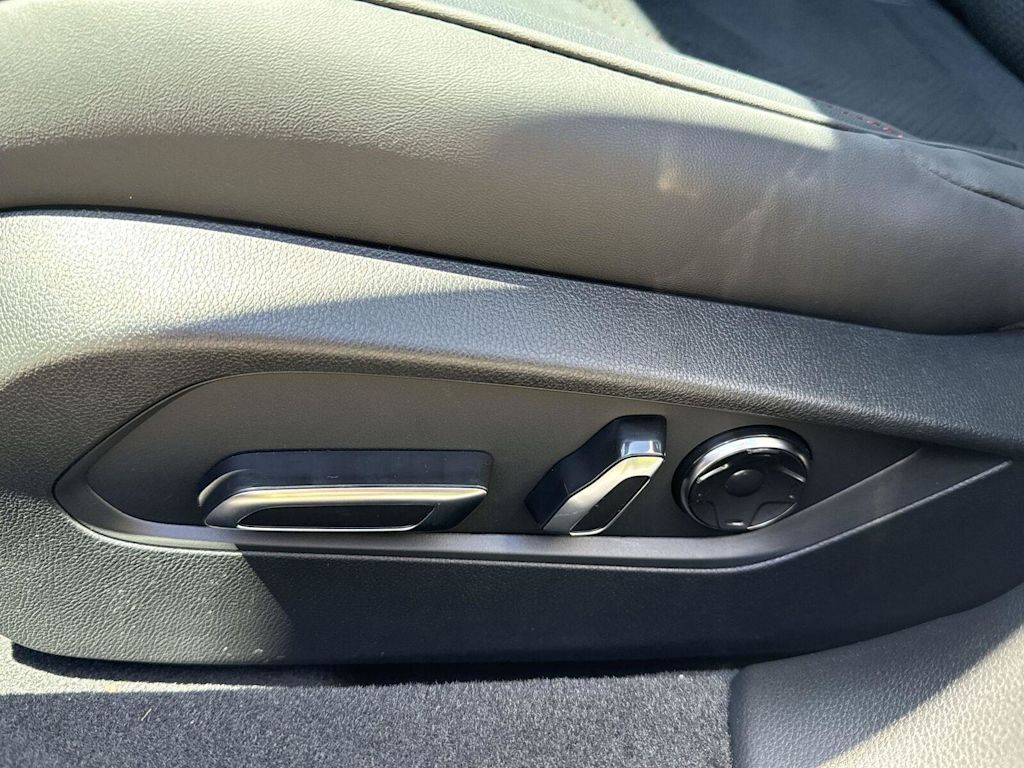 Thumbnail: 2025 Acura TLX - 22