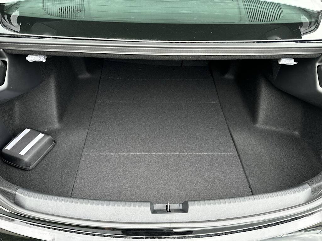 Thumbnail: 2025 Acura TLX - 16