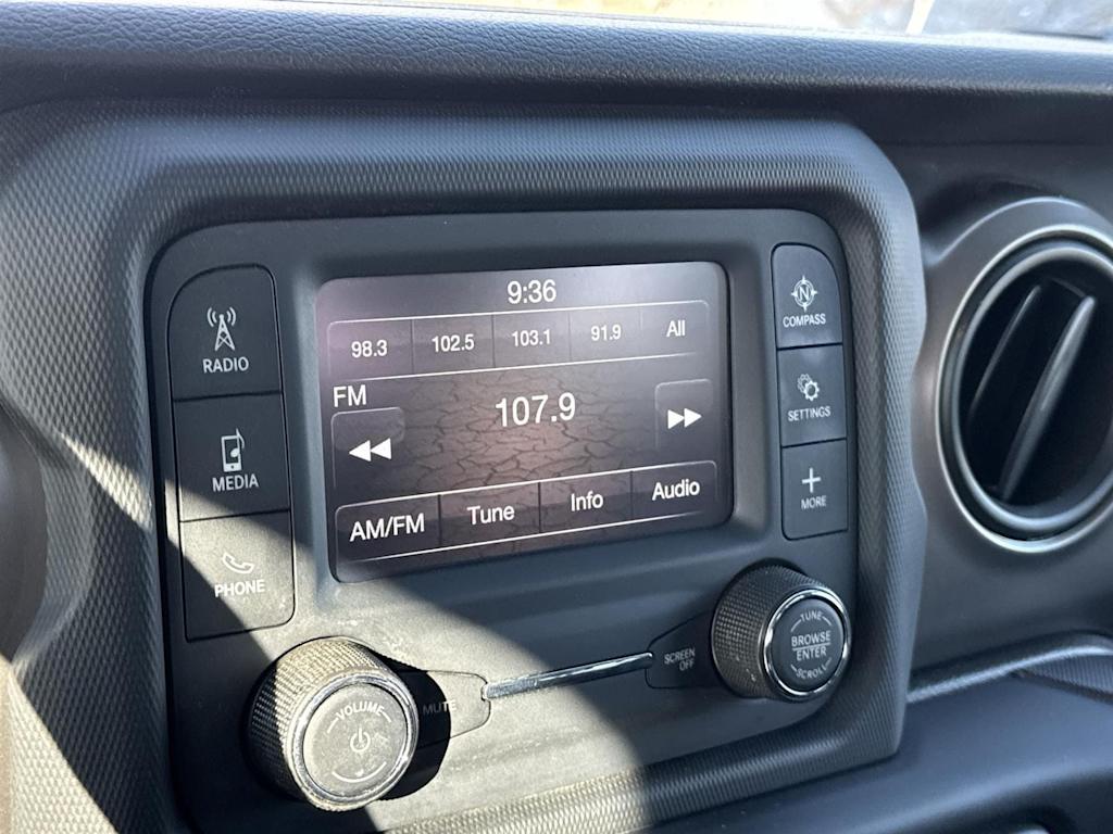 Thumbnail: 2021 Jeep Wrangler - 24