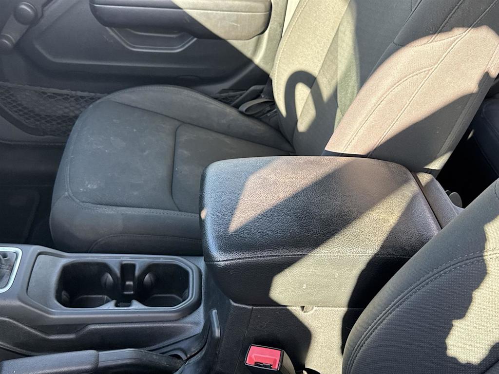 Thumbnail: 2021 Jeep Wrangler - 29