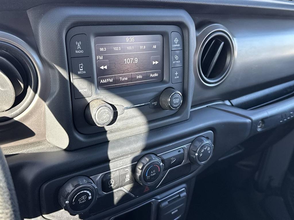 Thumbnail: 2021 Jeep Wrangler - 9