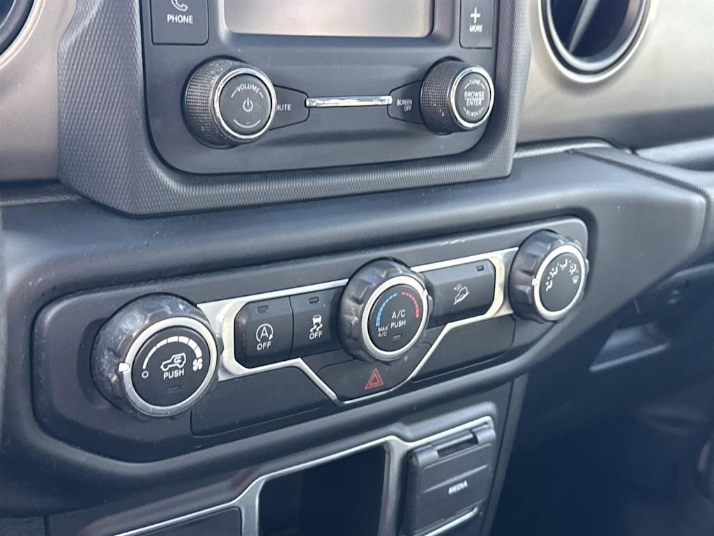 Thumbnail: 2021 Jeep Wrangler - 27