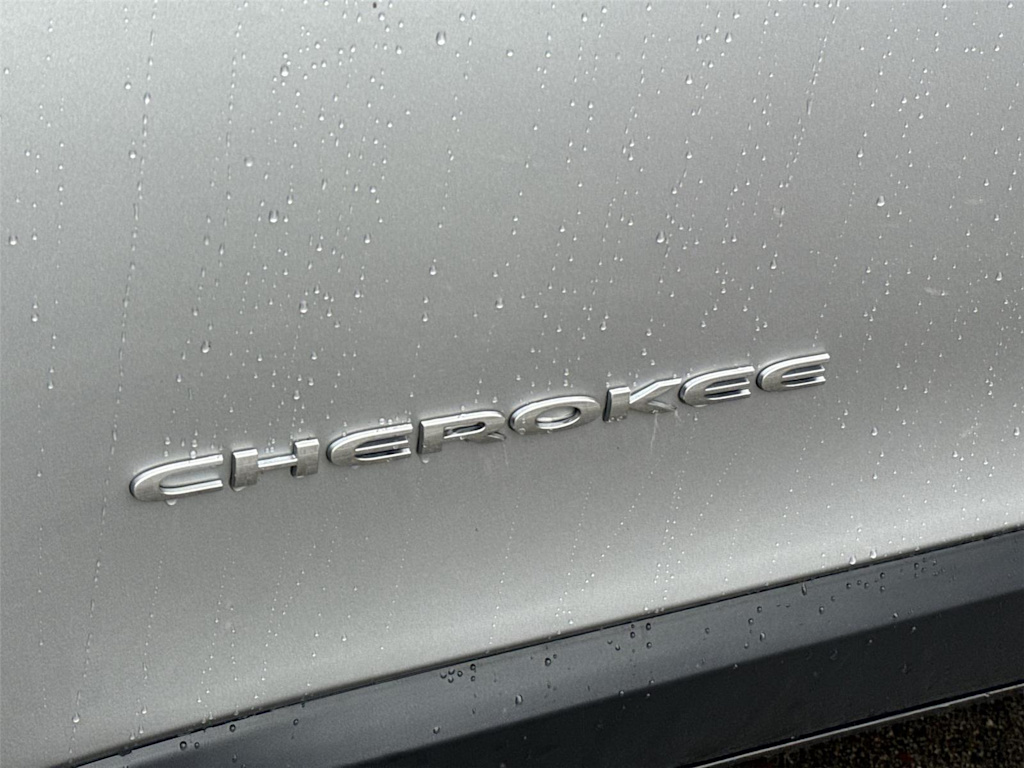 Thumbnail: 2019 Jeep Cherokee - 20