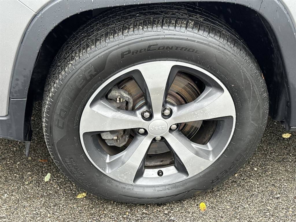 Thumbnail: 2019 Jeep Cherokee - 7