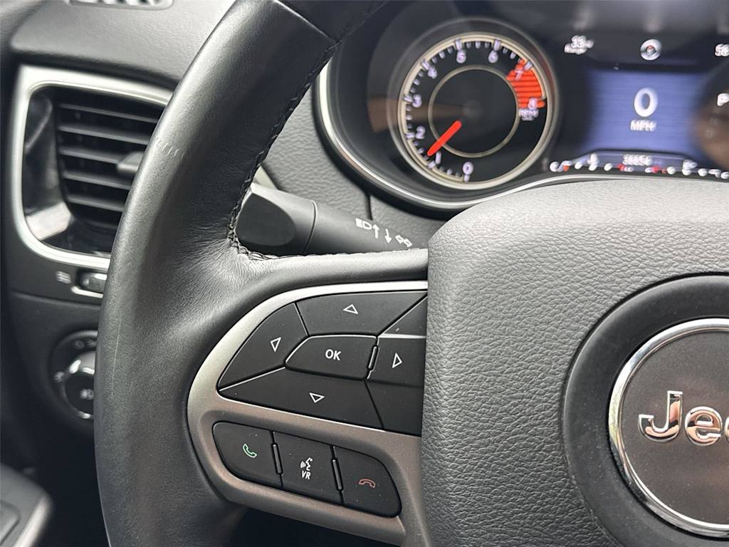 Thumbnail: 2019 Jeep Cherokee - 24