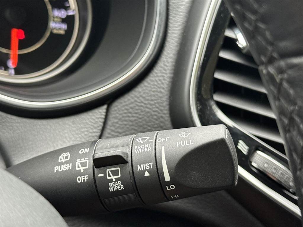 Thumbnail: 2019 Jeep Cherokee - 11